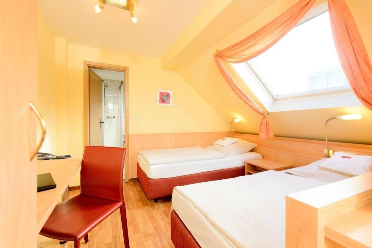 Hotel Europa Бон Екстериор снимка