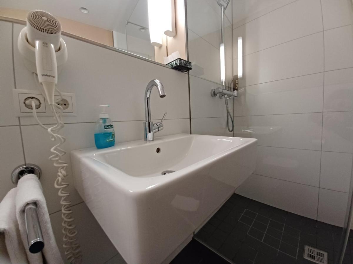 Hotel Europa Бон Екстериор снимка