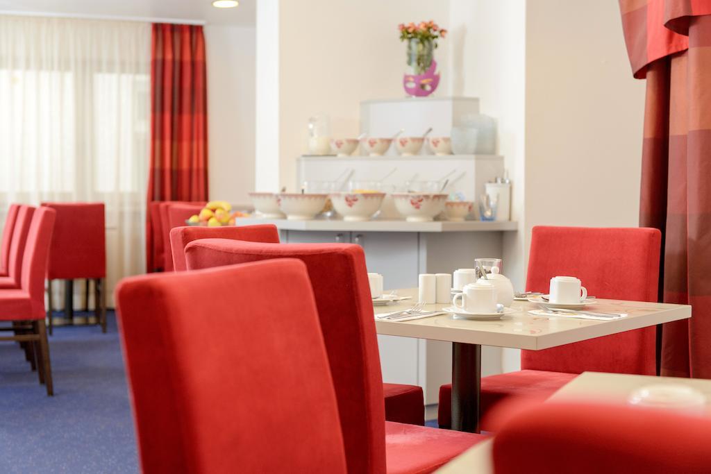 Hotel Europa Бон Екстериор снимка