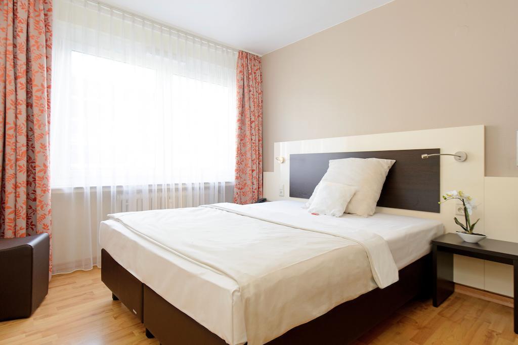 Hotel Europa Бон Екстериор снимка