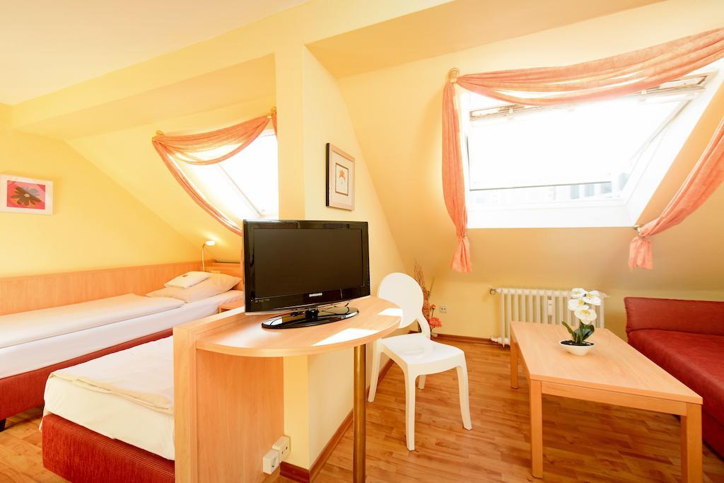 Hotel Europa Бон Екстериор снимка